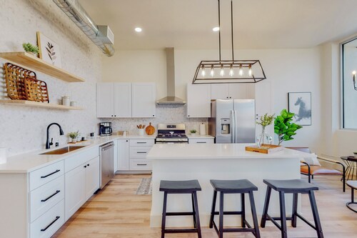 2-Bedroom Luxury Condo in Nob Hill