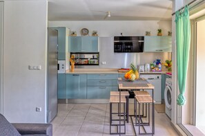 Fridge, microwave, oven, stovetop - Pom'kanelle (Le Gosier)