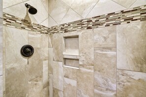 Shower, hair dryer, towels, soap - Gatlinburg Cabin + Hot Tub + Arcade + Mtn Views + Sleeps 6 + Near GSMNP (Gatlinburg)