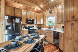 Fridge, microwave, oven, stovetop - Gatlinburg Cabin + Hot Tub + Arcade + Mtn Views + Sleeps 6 + Near GSMNP (Gatlinburg)