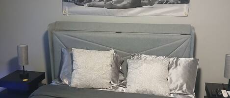 Internet, bed sheets