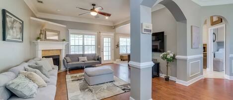 Televisión y chimenea