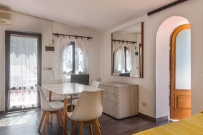 Dining - Anton - Villa Marinella (Porto azzurro)