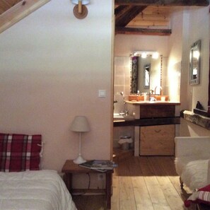 Fer et planche Ă repasser, Wi-Fi, draps fournis