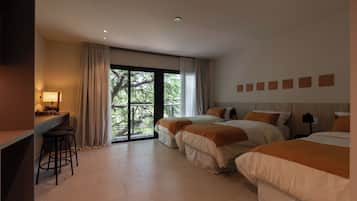 In-room safe, free WiFi