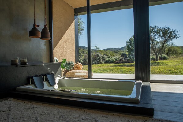 Habitación Deluxe doble, vistas al jardín | Caja fuerte y wifi gratis