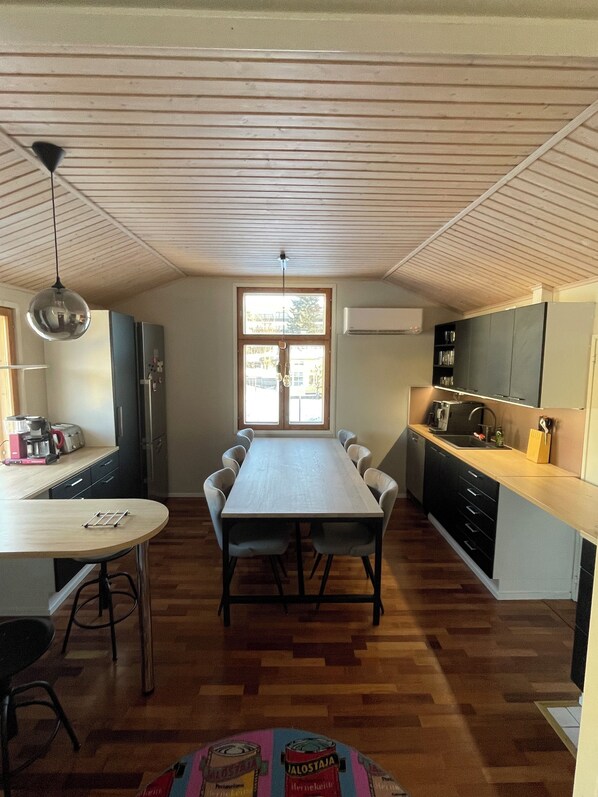 Micro-ondas, fogão, cooktop, lava-louças