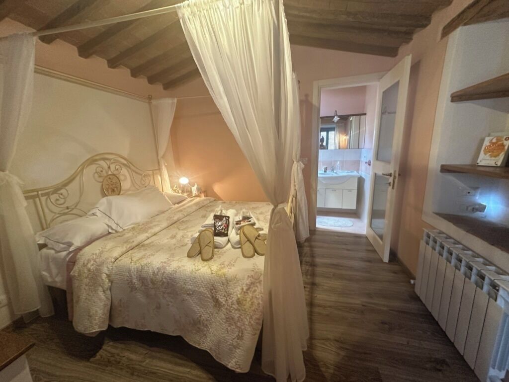5 chambres, fer et planche à repasser, Wi-Fi, draps fournis