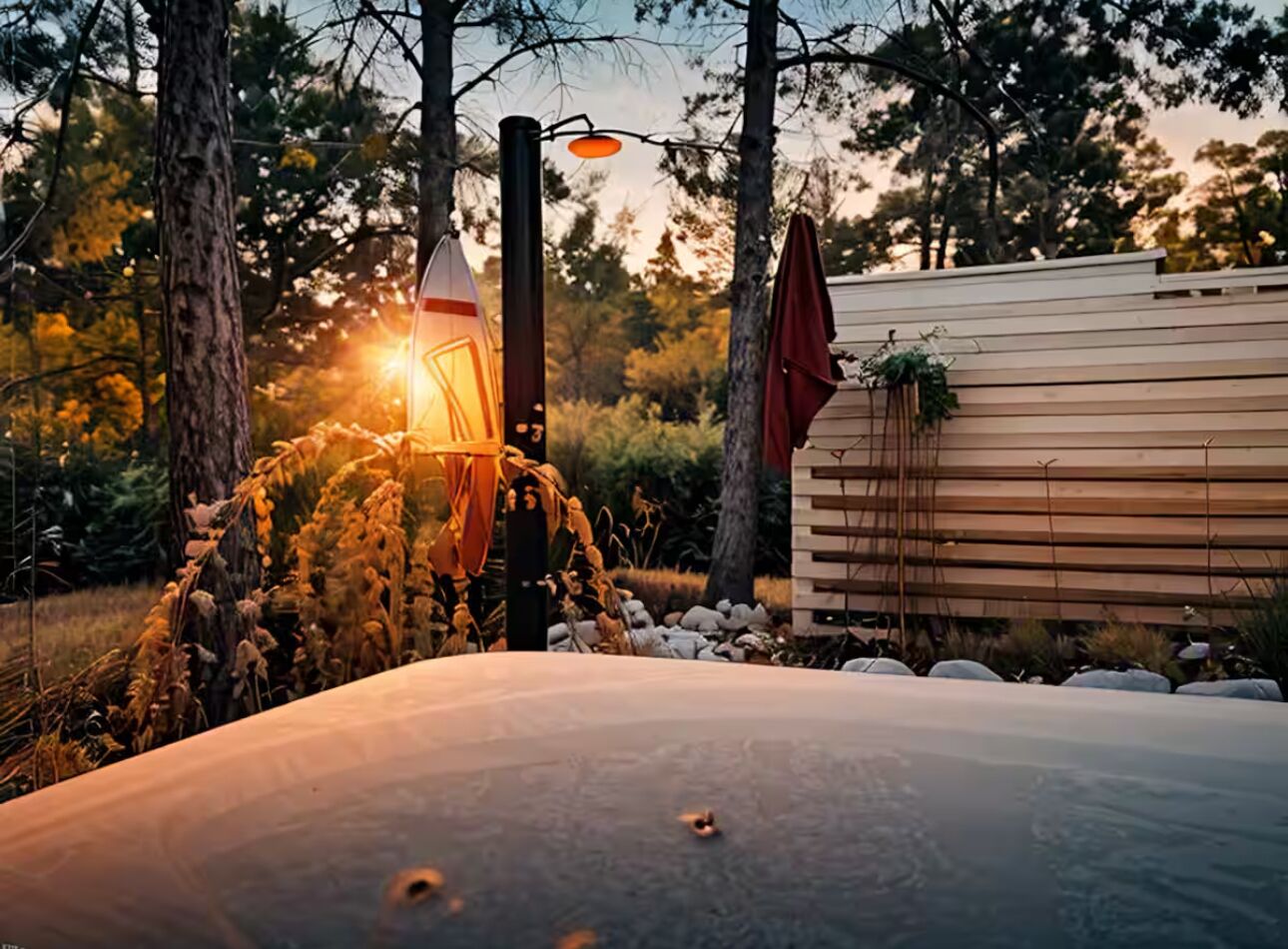 Outdoor spa tub