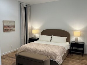 3 bedrooms, iron/ironing board, free WiFi, bed sheets - 3-bd townhome w/rooftop patio-Dickies-TCU-Downtown-Magnolia (Fort Worth)