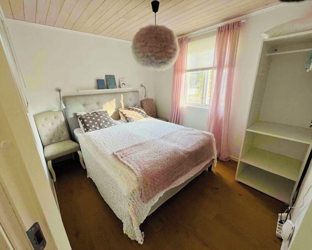 Iron/ironing board, WiFi