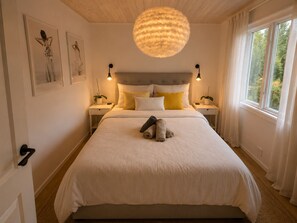 3 bedrooms, iron/ironing board, WiFi