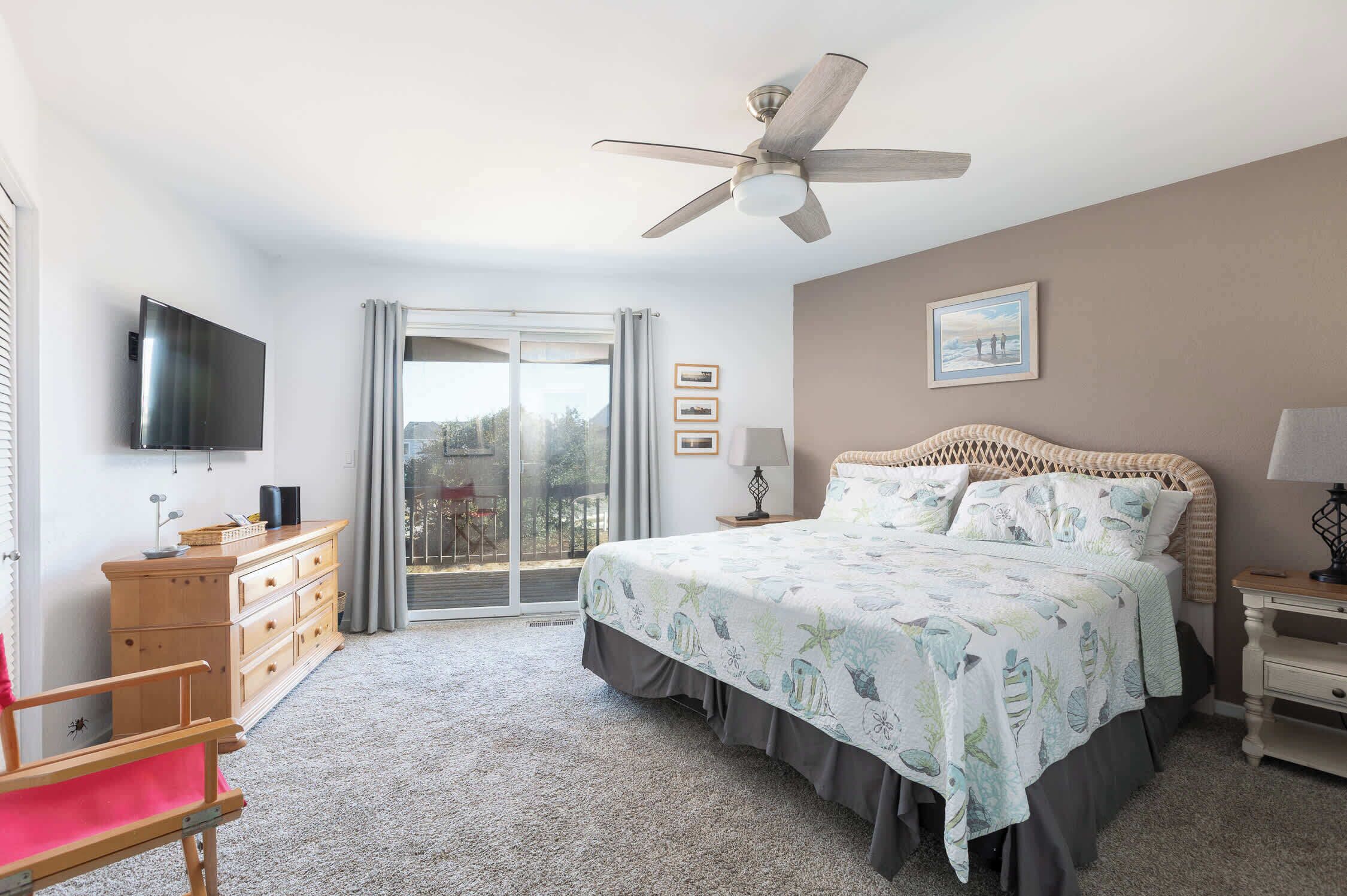 5 bedrooms, iron/ironing board, WiFi, bed sheets