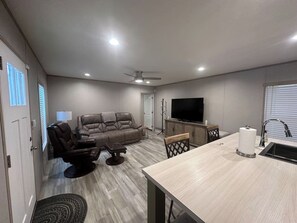 Interior - Rider's Ridge: Cozy SXS Retreat (Huntsville)