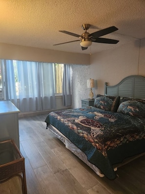 Coffres-forts dans les chambres, fer et planche à repasser