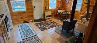 Perfect 4-bedroom cabin with direct ATV access to Newport/Dover Rail Trail