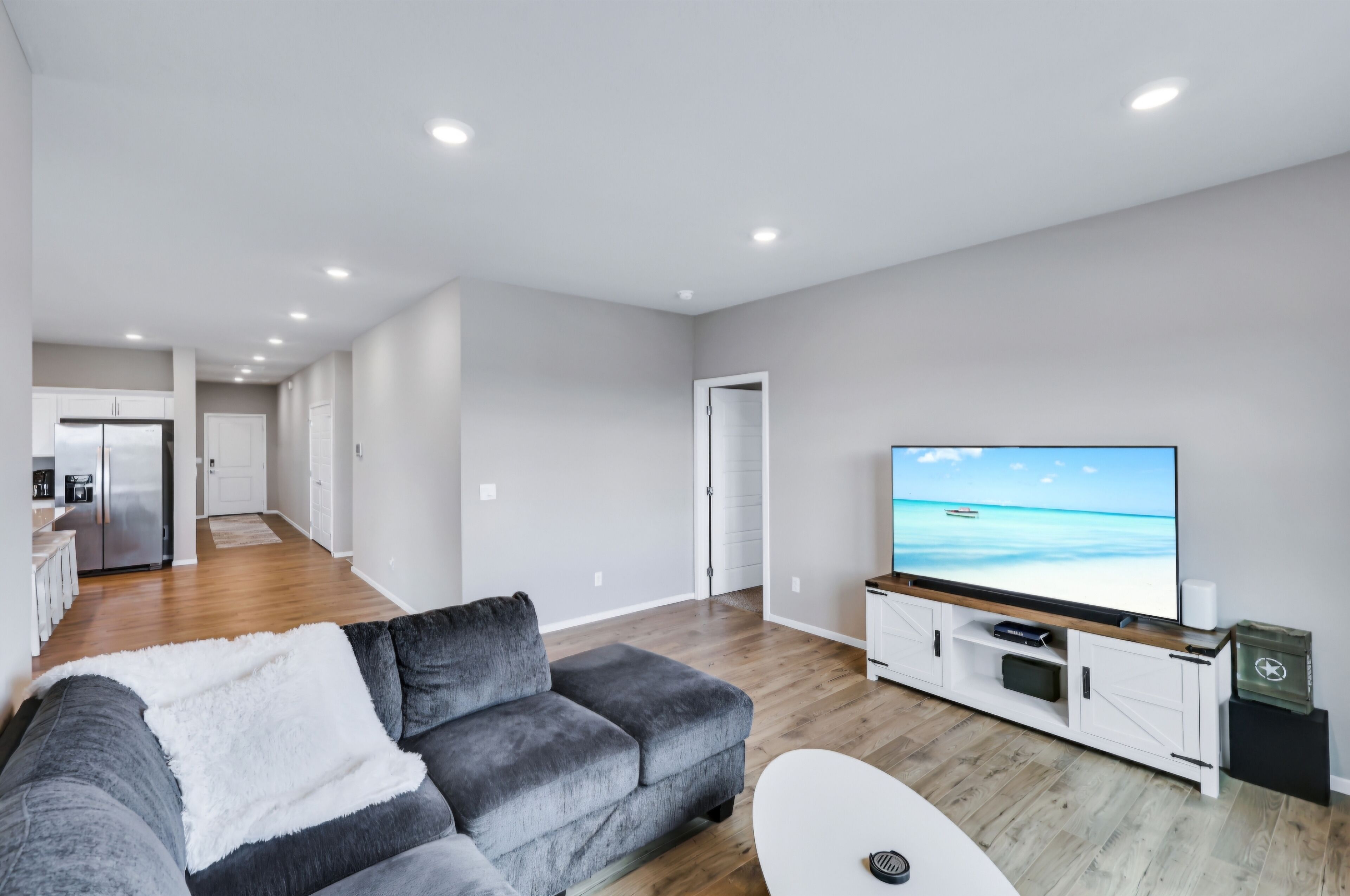 Smart-TV, DVD-Player, Bücher