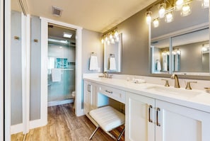 Hair dryer, towels - All-Suite 2BR w/ Gulf-View: Suntide III - Unit 407 (South Padre Island)
