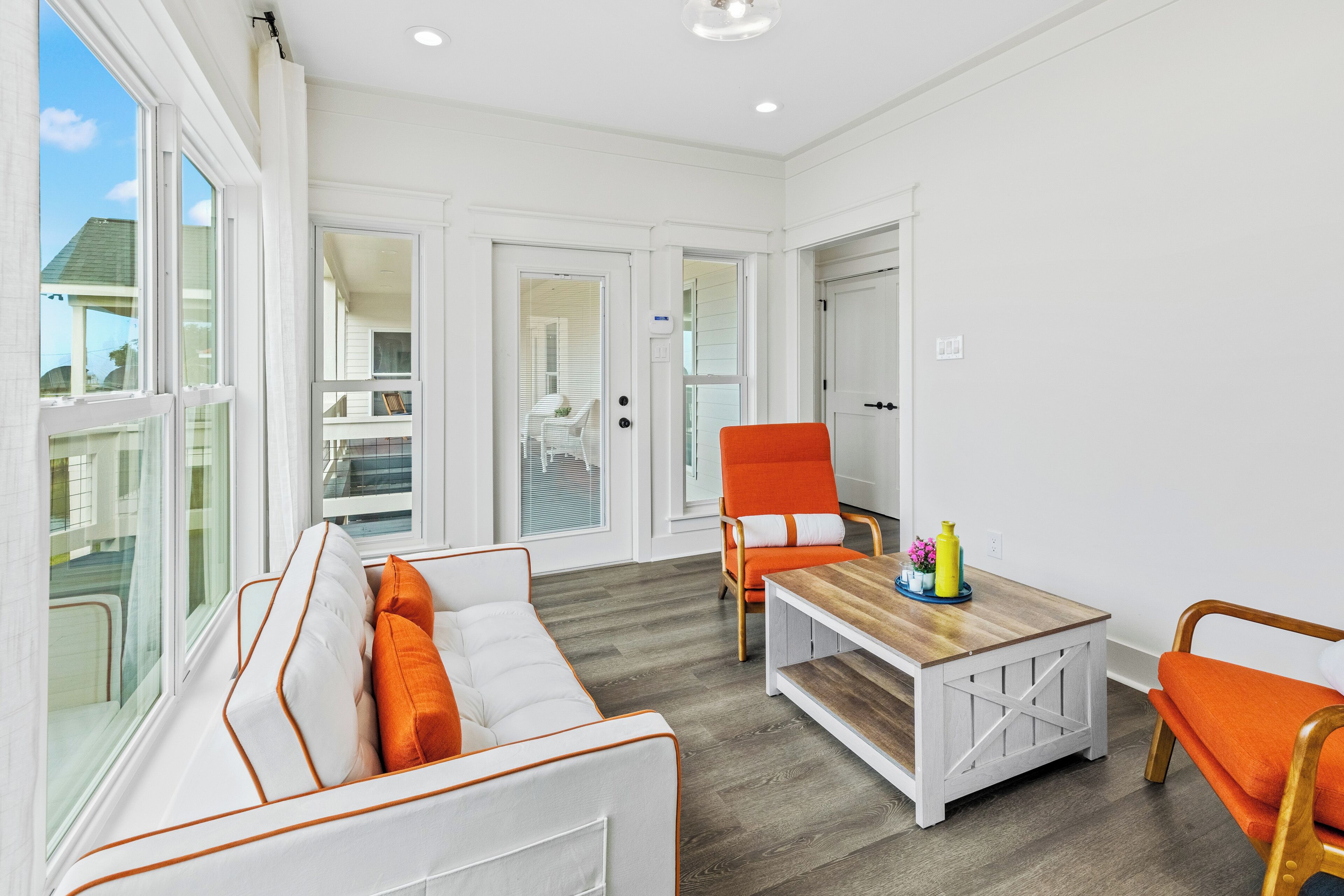 Télévision, baby-foot, table de tennis de table