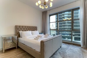 Apartment - Cozy City Escape in Standpoint Downtown Dubai (Dubai)
