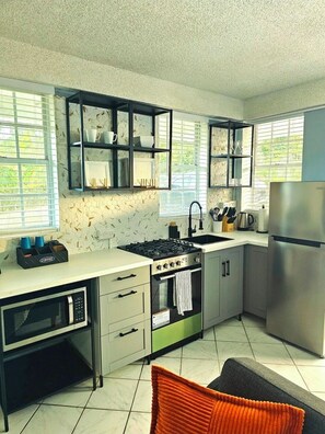 Private kitchen - Rental Studio Unit in Calibishie, Dominica (Calibishie)