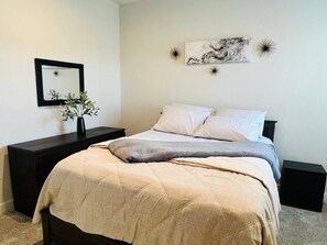3 chambres, fer et planche à repasser, Wi-Fi gratuit, draps fournis
