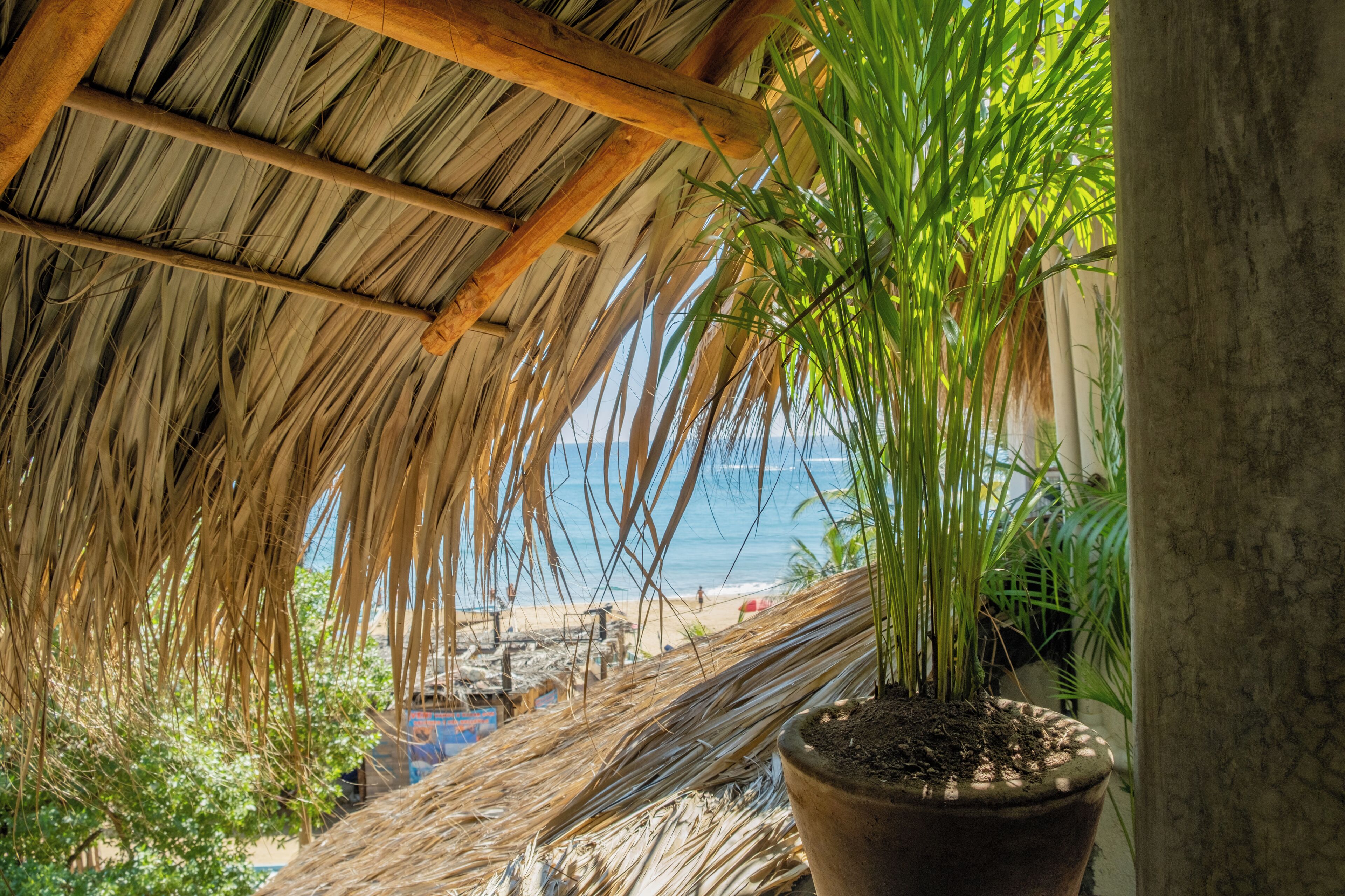 Fugaz Room (Junior Room with sea view) | Bathroom | Shower, hair dryer, towels, soap