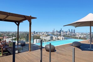 Pool - Amazing Views - 2BD 2BA Homey Toowong Abode + Pool (Toowong)