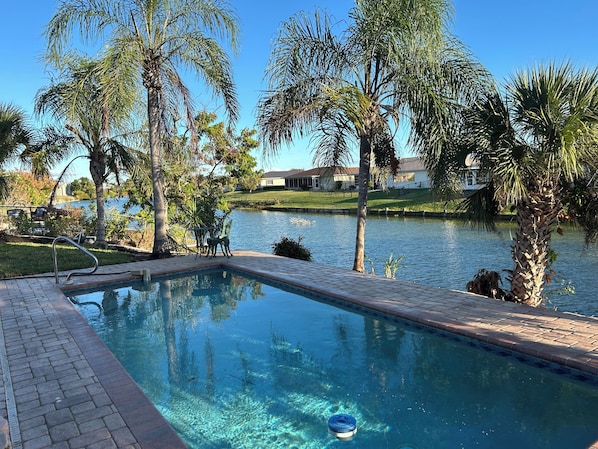 Outdoor pool - Lakeside Retreat 3BD/2BA home with pool for a relaxing getaway (Venice)