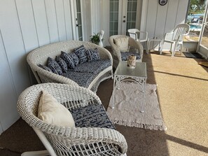 Terrace/patio - Lakeside Retreat 3BD/2BA home with pool for a relaxing getaway (Venice)