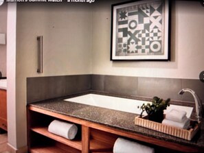 Jetted bath, hair dryer, towels, soap - Special Discount: Stay on Main Street for New Year's in 2 Bedroom Villa (Park City)