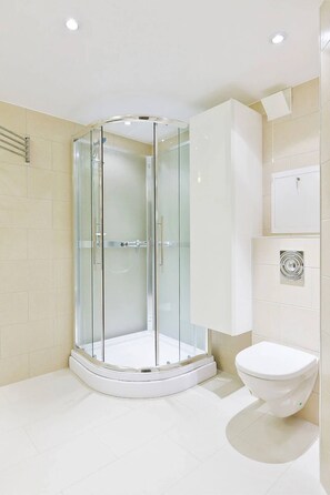 Shared Dormitory, 1 Bedroom | Bathroom