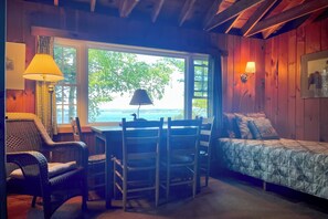 1 bedroom, bed sheets - Bay-View Getaway w/ Deck Between Camden & Belfast! (Northport)
