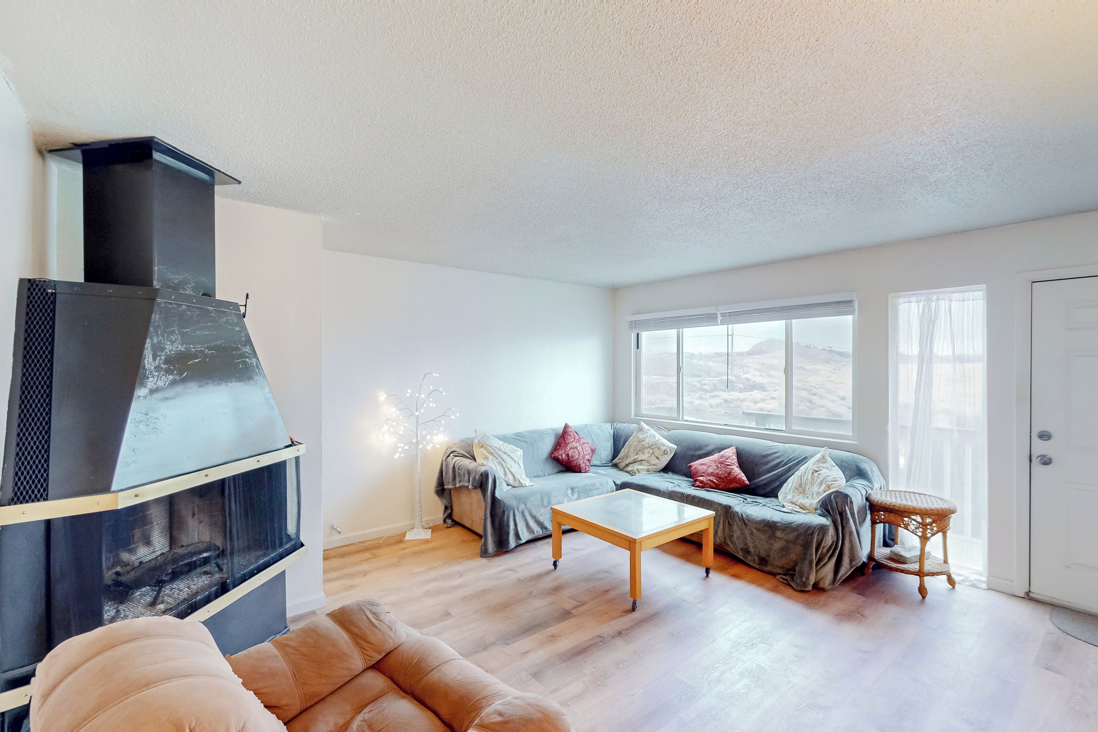 Télévision, cheminée