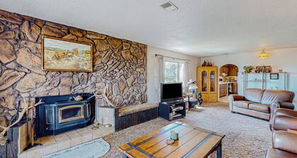 wilderness retreat w/ wood stove - Dog-Friendly