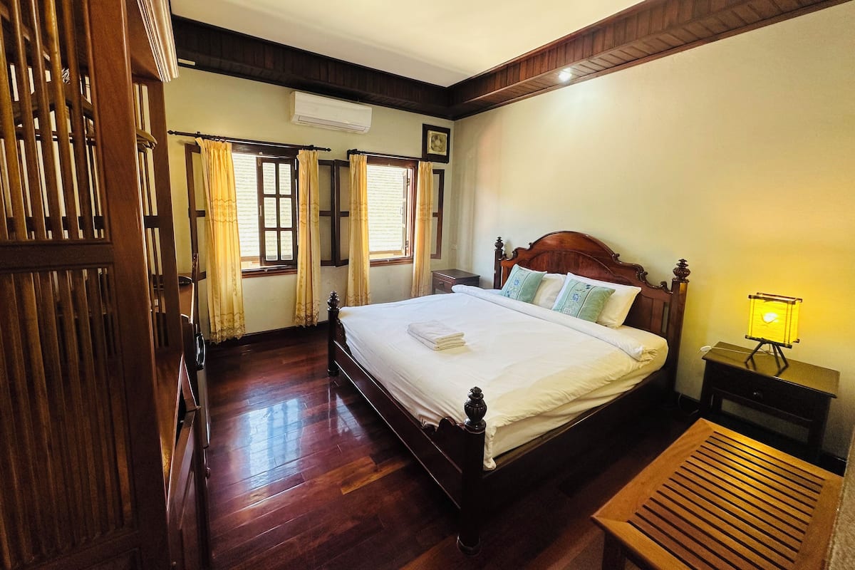 Deluxe Double Room, Courtyard View | Peralatan tempat tidur premium, katil Select Comfort 