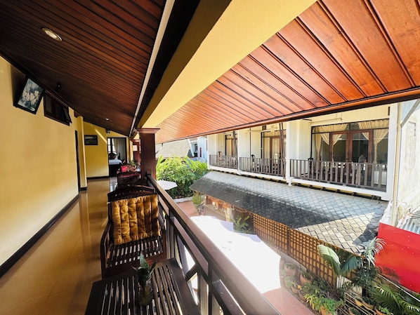 Terrace/patio - Villa Phounsab Tourist Street (Luang Prabang)