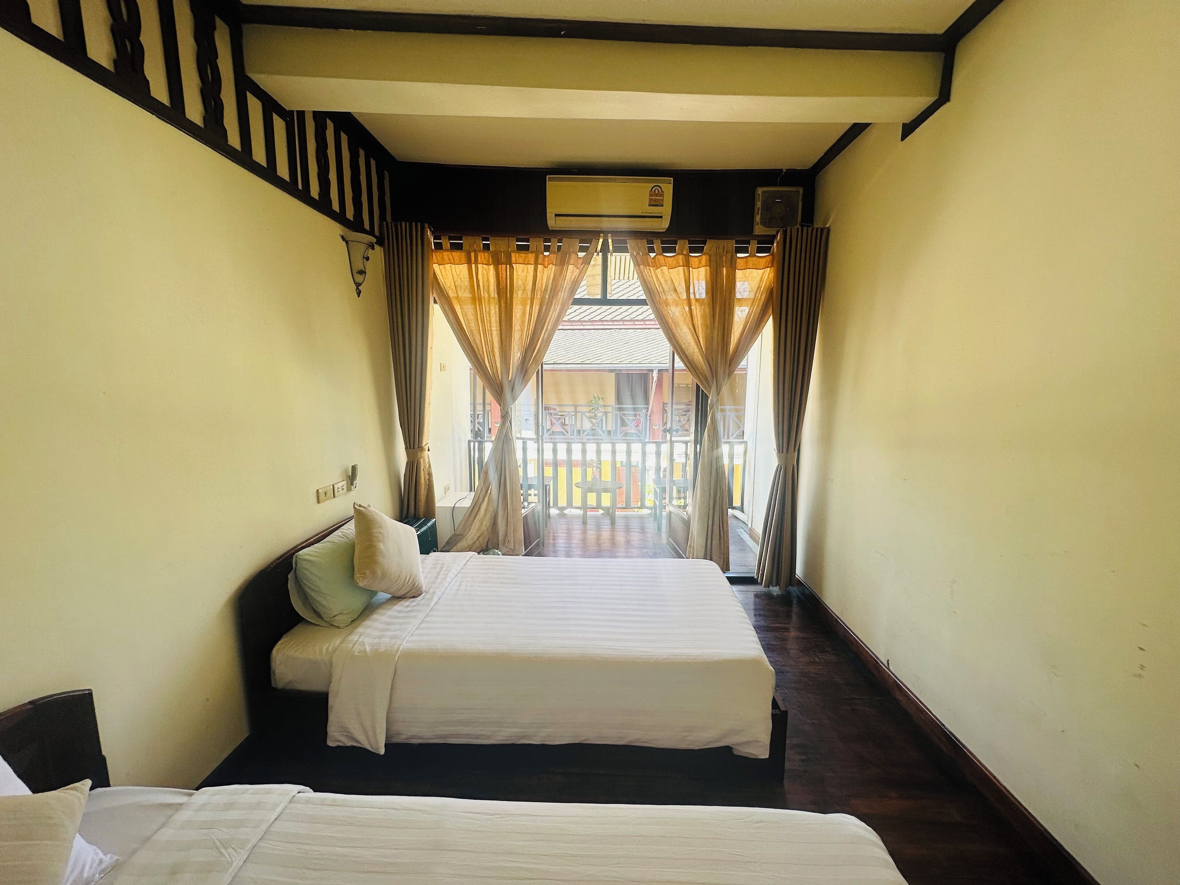 Superior tvåbäddsrum - utsikt mot staden | Sängtillbehör av högsta kvalitet och Select Comfort-madrasser