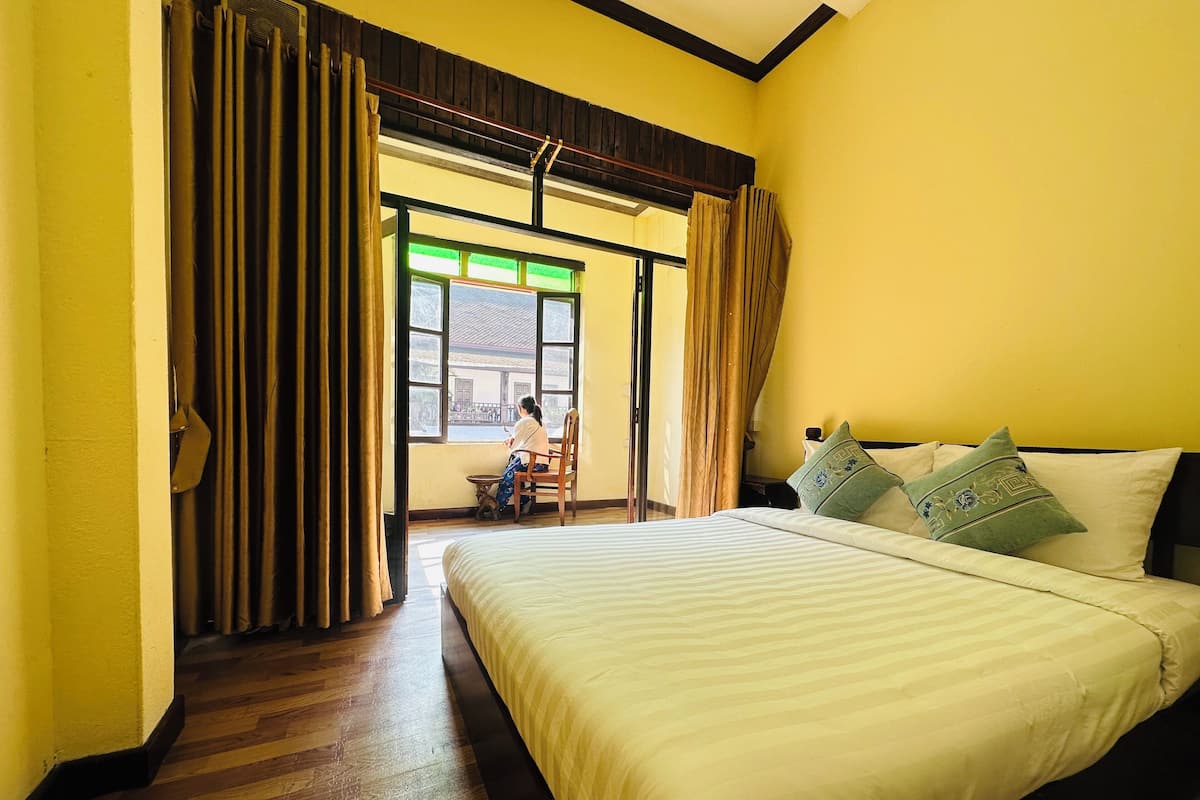Superior Triple Room, City View | Peralatan tempat tidur premium, katil Select Comfort 