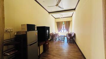 21-inch flat-screen TV with cable channels