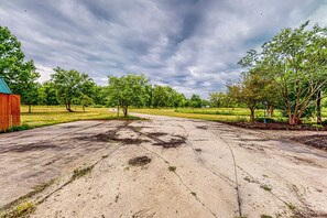 المنطقة المحيطة بالمنشأة