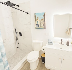Towels, soap, toilet paper - Cozy apartment in Lovely Crystal River near Spring (Crystal River)