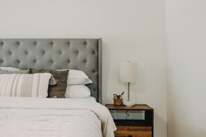 熨斗/熨衫板、Wi-Fi、床單