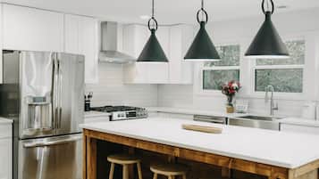 Micro-ondes, four, plaque de cuisson, lave-vaisselle