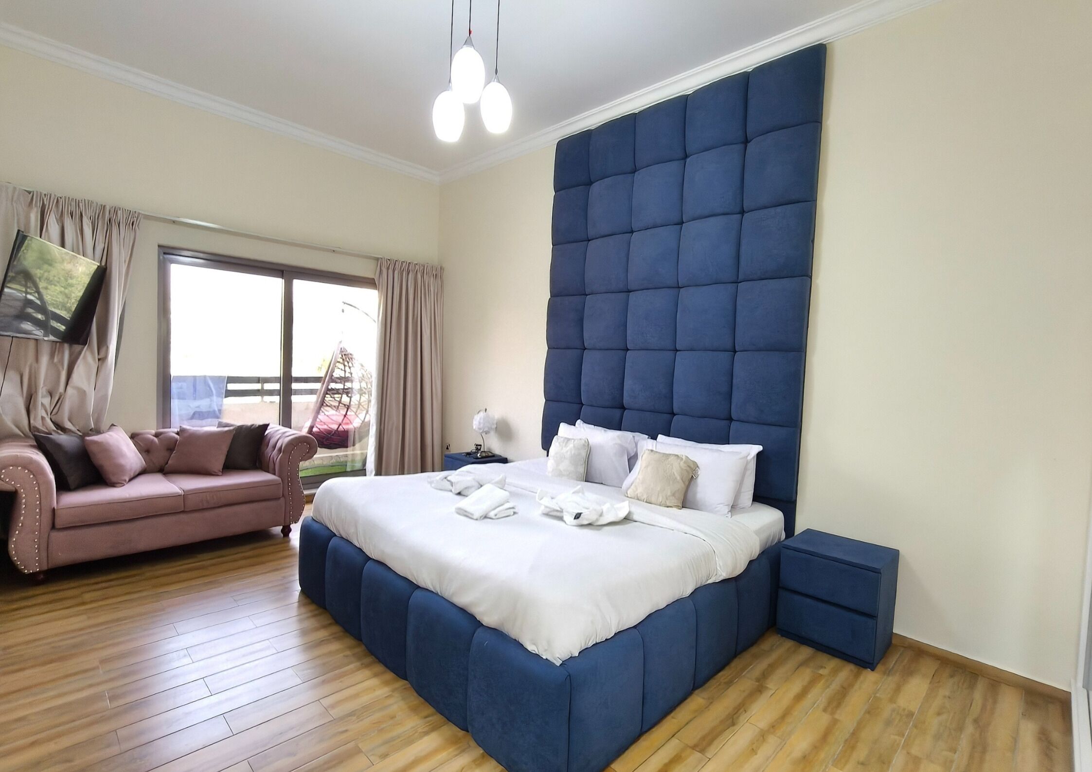 Fer et planche à repasser, accès Internet, draps fournis