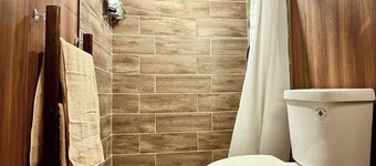 Forest Spa Retreat – Rustic & Pure 2BR 2BA