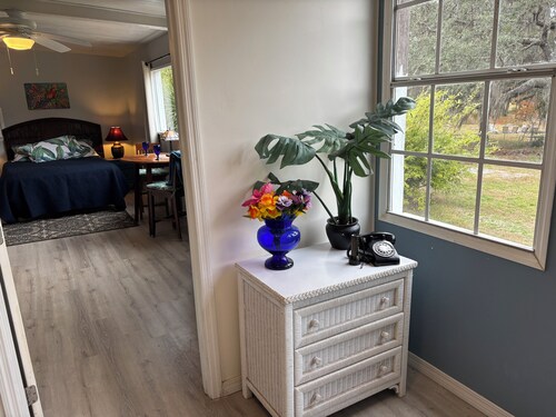 Lakeview, Studio Apt on Nature Coast, Natural, Clean, Calm