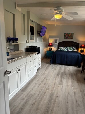1 bedroom, free WiFi, bed sheets - Lakeview, Studio Apt on Nature Coast, Natural, Clean, Calm (Dunnellon)