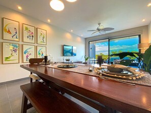 奢华公寓, 2 间卧室, 阳台, 高尔夫景观 | 餐厅