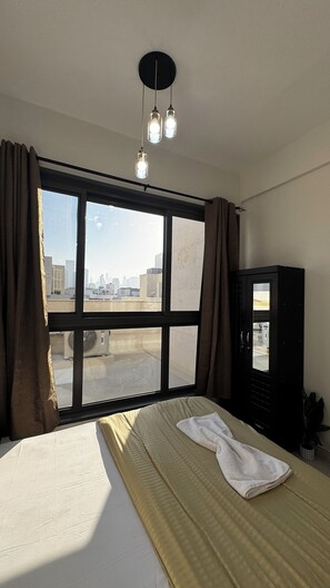 1 bedroom, free WiFi, bed sheets, wheelchair access - Peaceful Studio apartment perfect for a relaxing Dubai stay (Dubai)